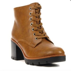 Naturalizer Madalynn Tan Heeled Ankle Booties